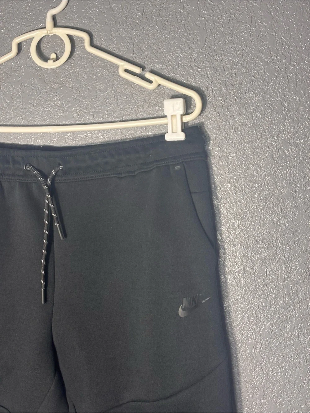Nike Men's Black Jogger Pants – Casual Athletic Fit